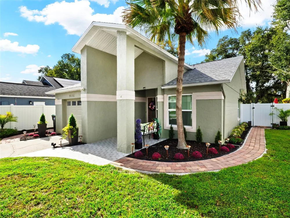9836 FLYNT CIRCLE Orlando, FL 32825