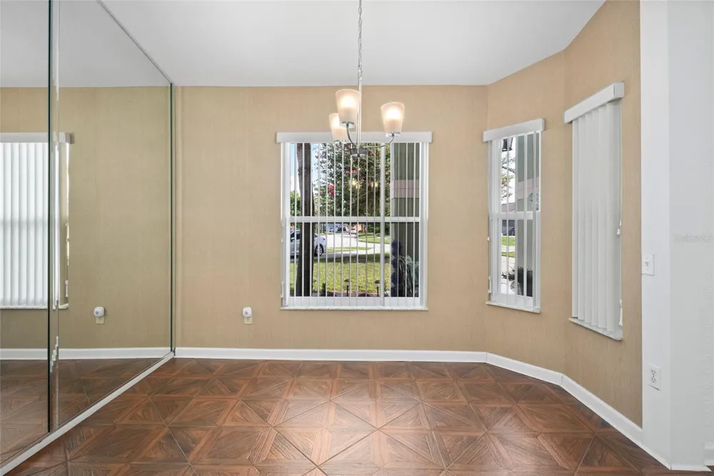 9836 FLYNT CIRCLE Orlando, FL 32825