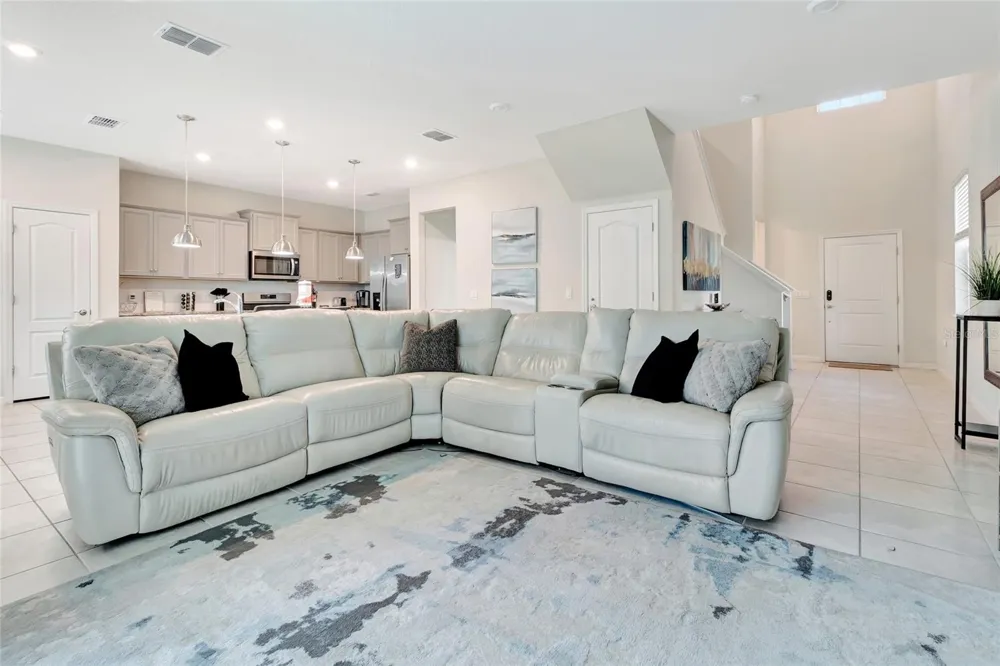 7312 OAKMOSS LOOP Davenport, FL 33837