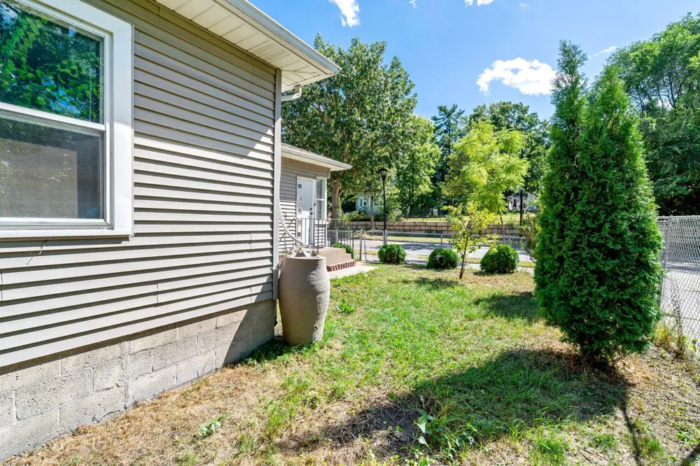 1008 Lowry Avenue Minneapolis, MN 55411