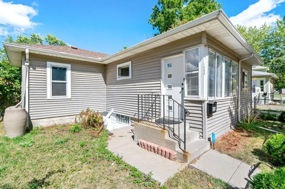 1008 Lowry Avenue Minneapolis, MN 55411