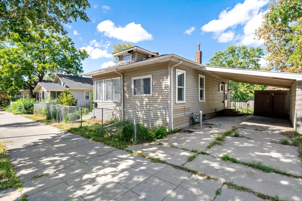 1008 Lowry Avenue Minneapolis, MN 55411