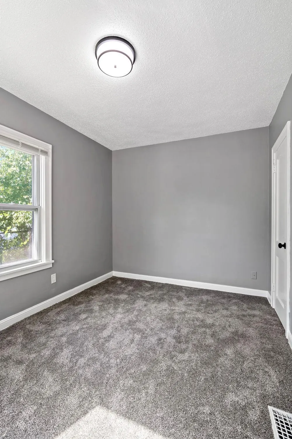 1008 Lowry Avenue Minneapolis, MN 55411