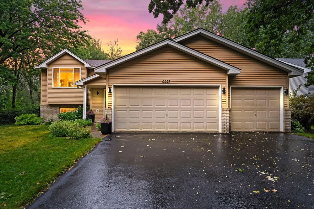 8537 Xylite Street NE Blaine, MN 55449