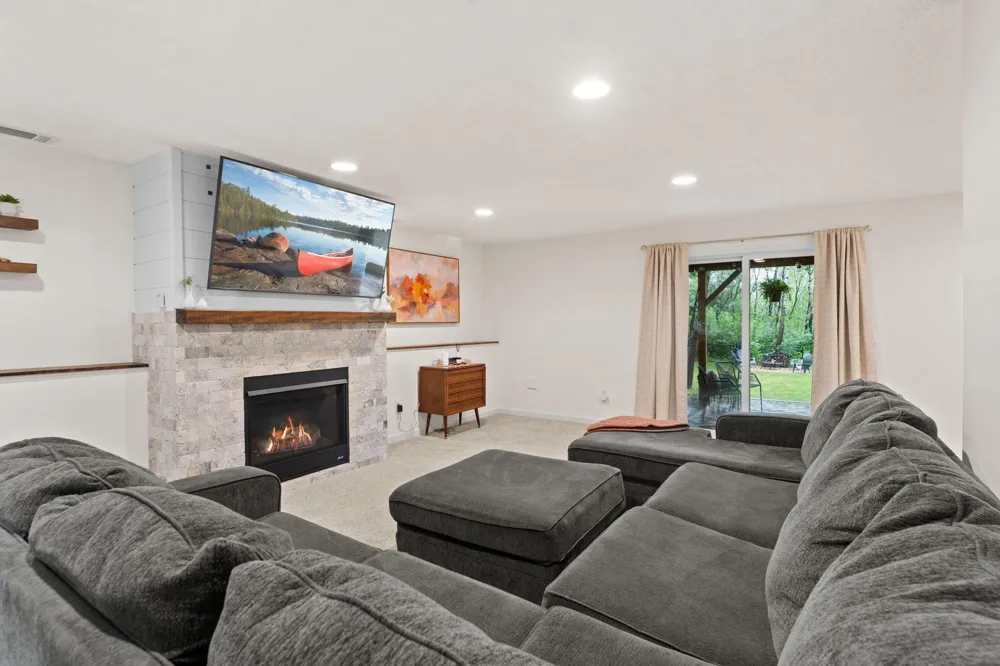 8537 Xylite Street NE Blaine, MN 55449