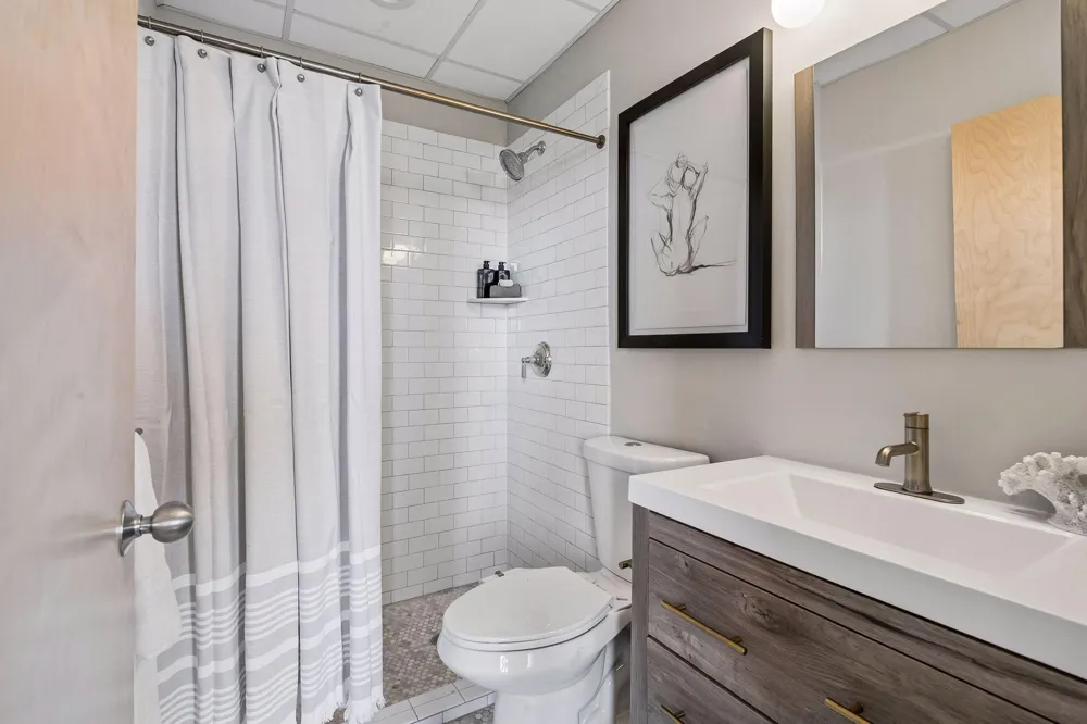 400 1st Street #304 Minneapolis, MN 55401