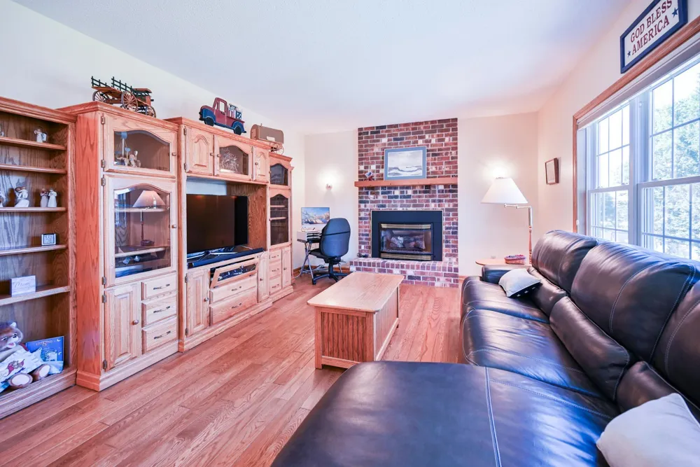 12892 Essex Way Apple Valley, MN 55124