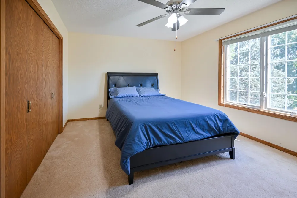 12892 Essex Way Apple Valley, MN 55124