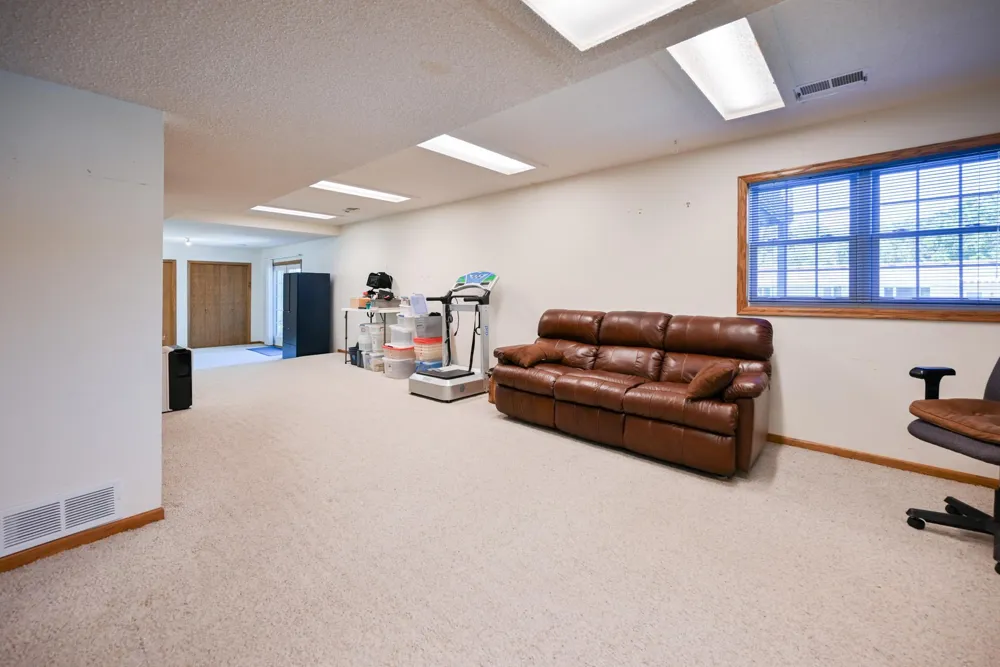 12892 Essex Way Apple Valley, MN 55124