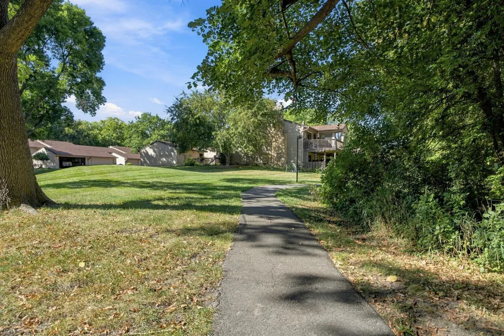 243 W Eagle Lake Drive Maple Grove, MN 55369
