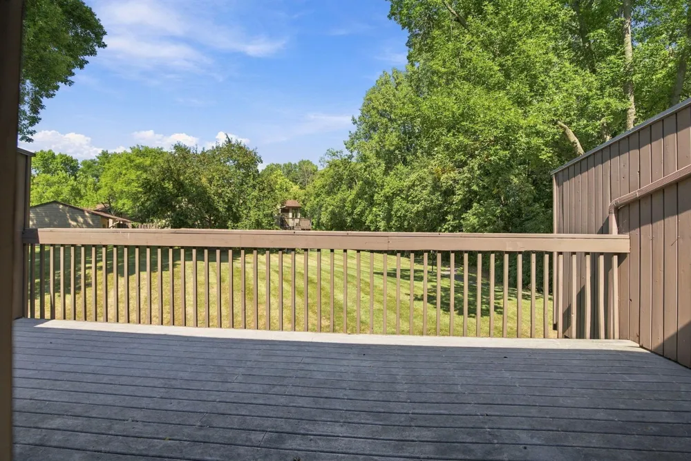 243 W Eagle Lake Drive Maple Grove, MN 55369