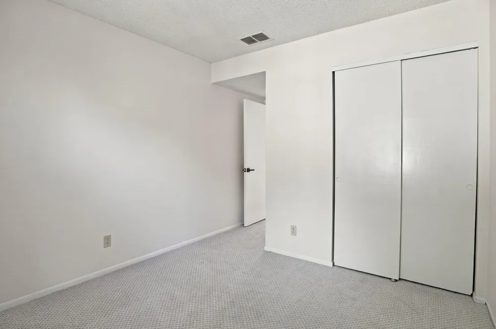 243 W Eagle Lake Drive Maple Grove, MN 55369