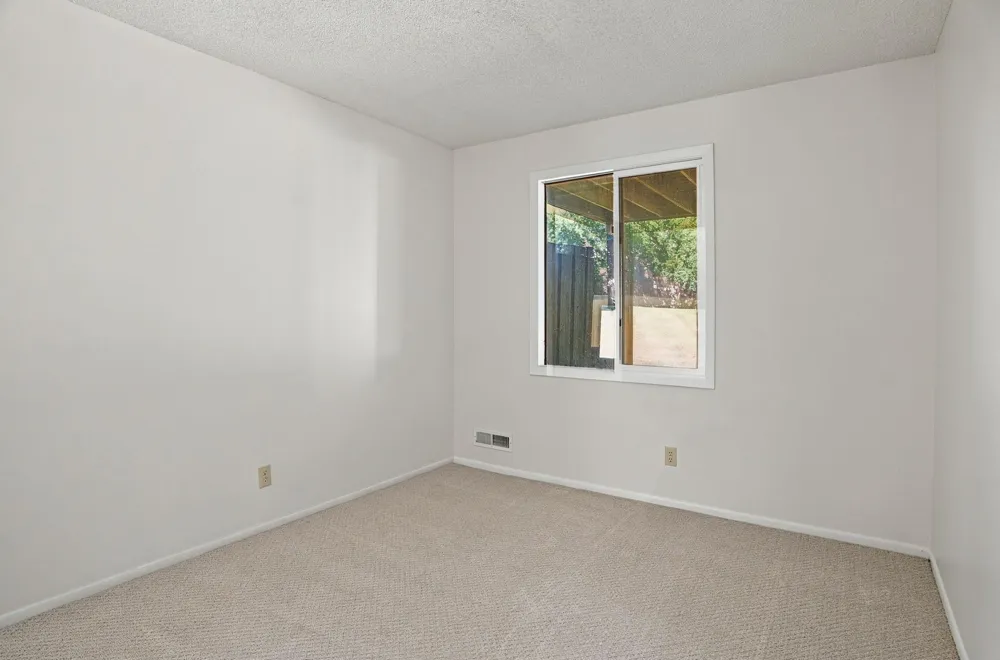 243 W Eagle Lake Drive Maple Grove, MN 55369