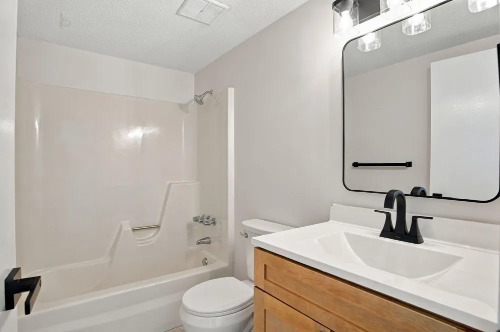 243 W Eagle Lake Drive Maple Grove, MN 55369