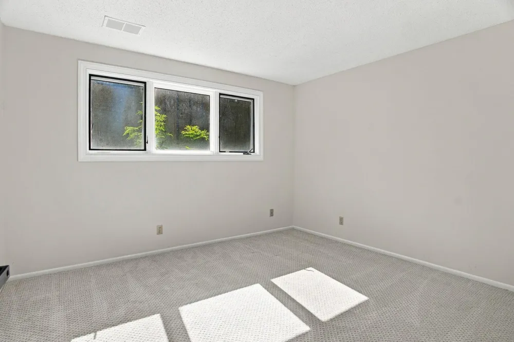 243 W Eagle Lake Drive Maple Grove, MN 55369