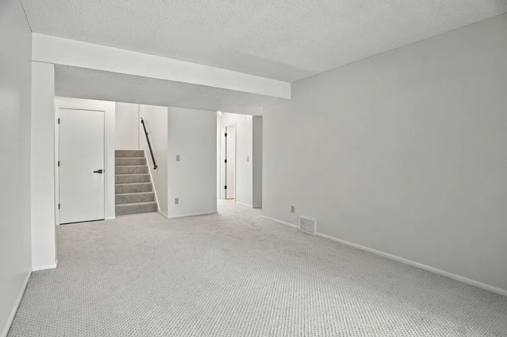 243 W Eagle Lake Drive Maple Grove, MN 55369