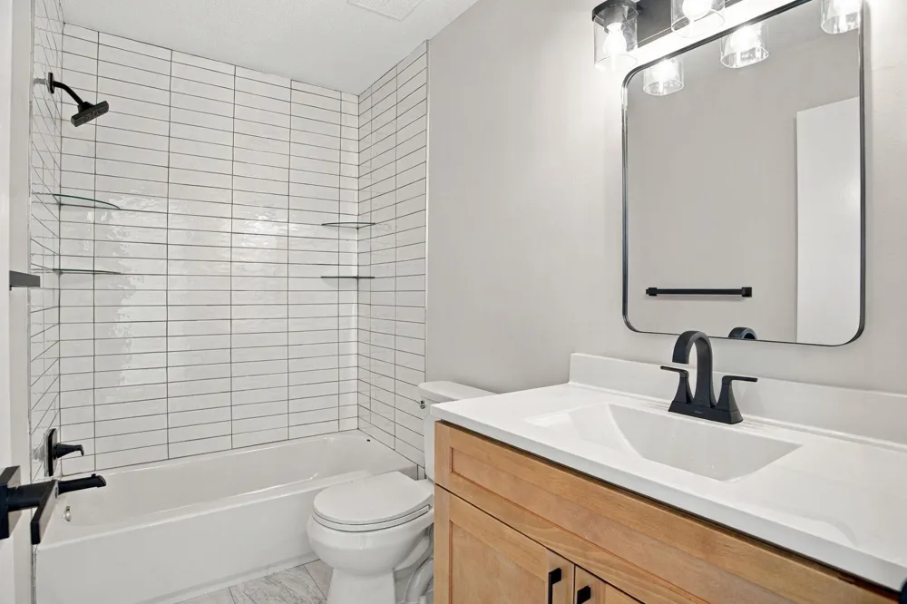 243 W Eagle Lake Drive Maple Grove, MN 55369
