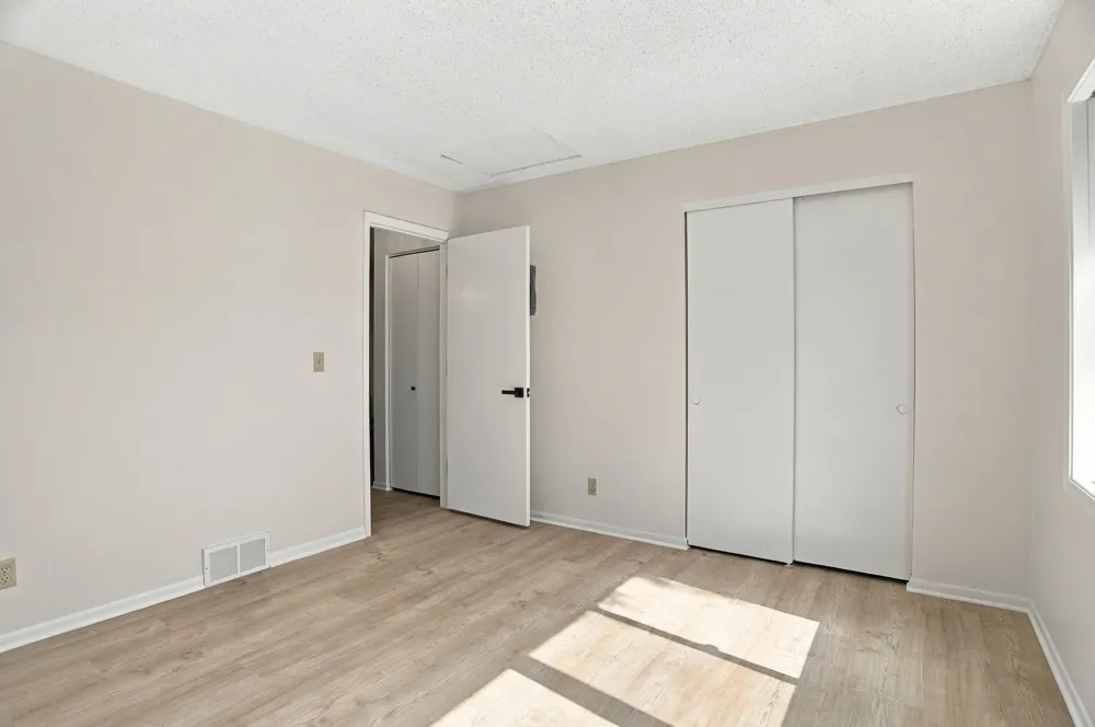 243 W Eagle Lake Drive Maple Grove, MN 55369