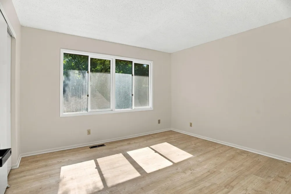 243 W Eagle Lake Drive Maple Grove, MN 55369
