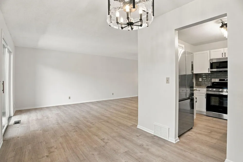 243 W Eagle Lake Drive Maple Grove, MN 55369