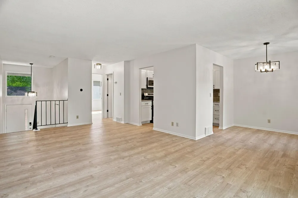 243 W Eagle Lake Drive Maple Grove, MN 55369