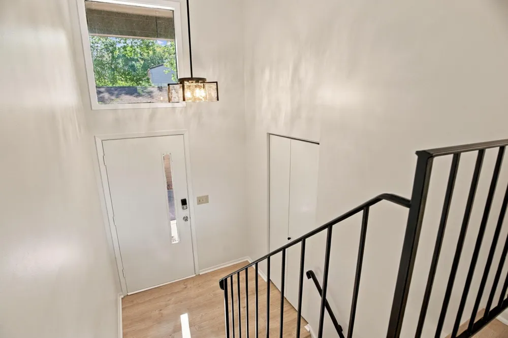 243 W Eagle Lake Drive Maple Grove, MN 55369