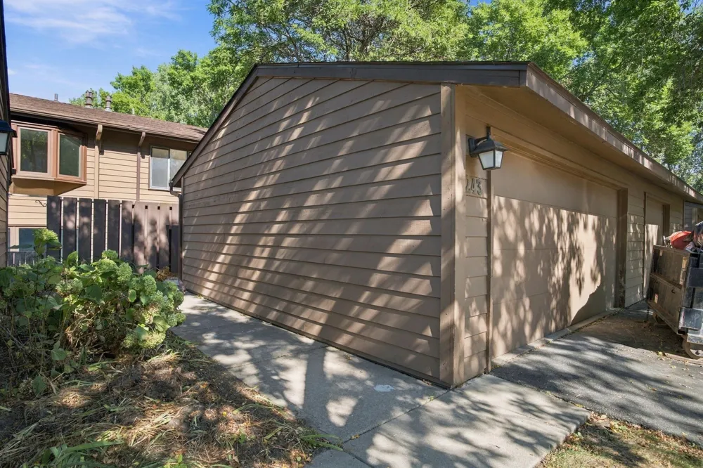 243 W Eagle Lake Drive Maple Grove, MN 55369