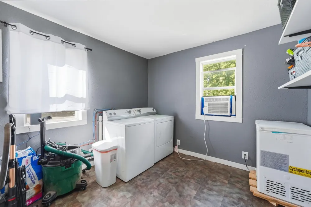 150 W Church Avenue Nelson, MN 56355