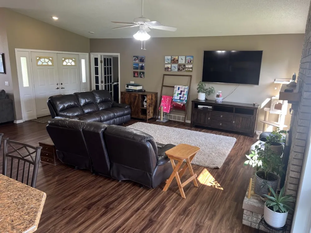825 S Hubbard Avenue Litchfield, MN 55355