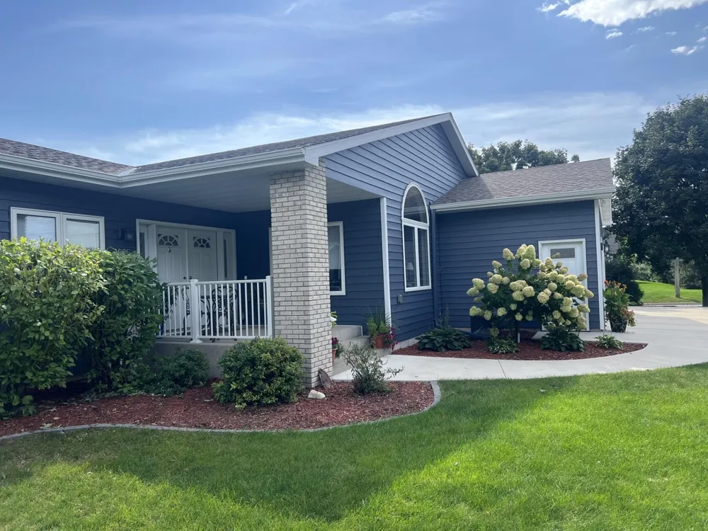 825 S Hubbard Avenue Litchfield, MN 55355