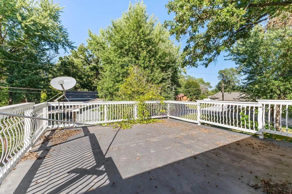 1831 County Road I W Shoreview, MN 55126