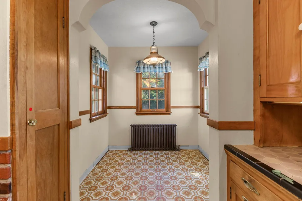 1831 County Road I W Shoreview, MN 55126