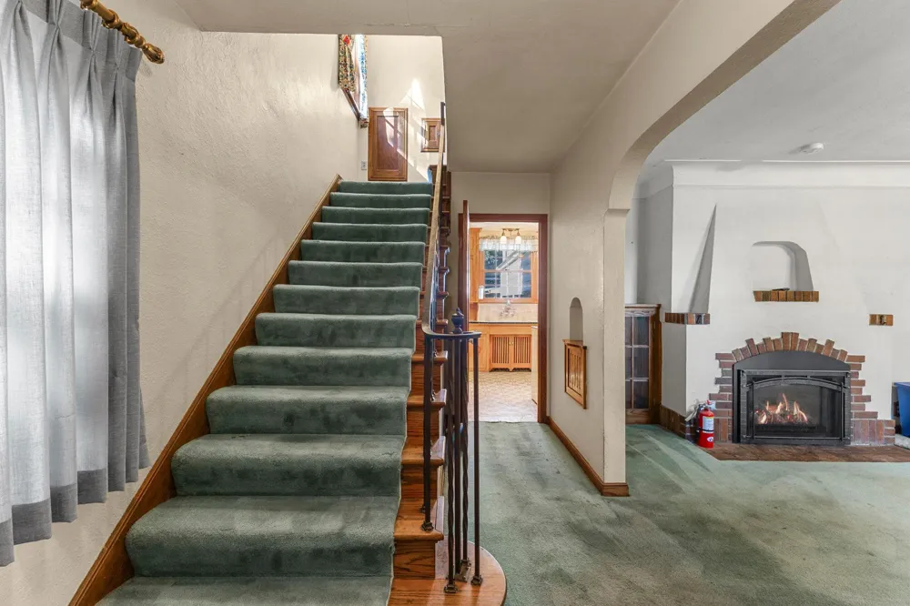 1831 County Road I W Shoreview, MN 55126