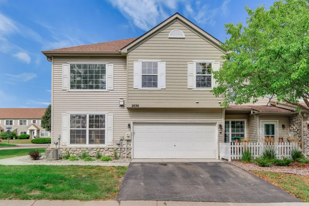 2036 Chicory Way Chanhassen, MN 55317
