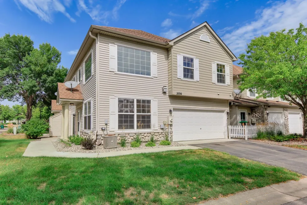 2036 Chicory Way Chanhassen, MN 55317