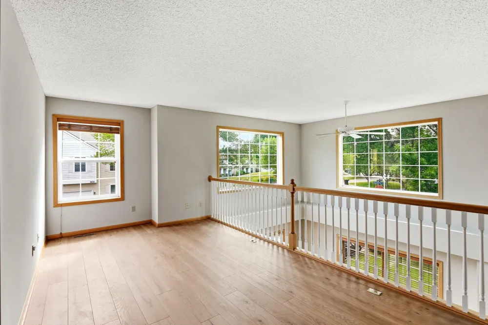 2036 Chicory Way Chanhassen, MN 55317