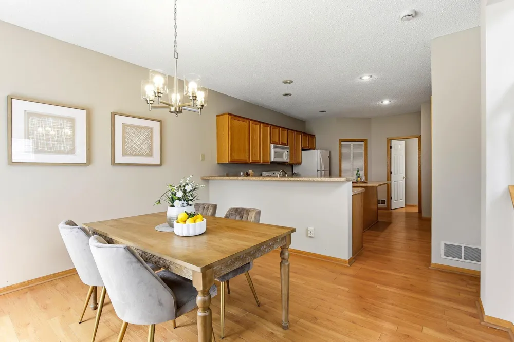 2036 Chicory Way Chanhassen, MN 55317