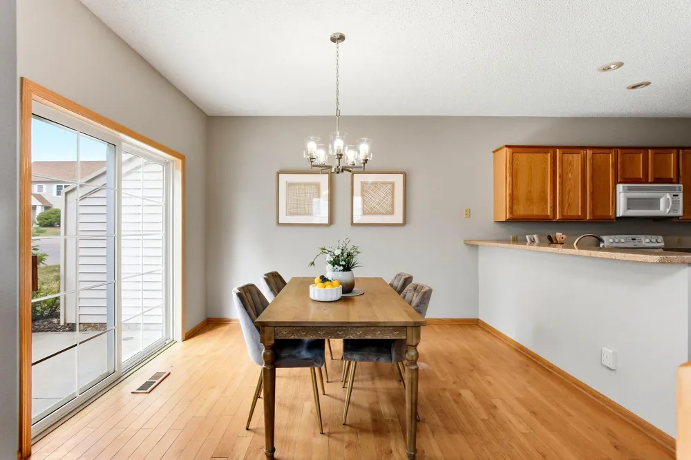2036 Chicory Way Chanhassen, MN 55317