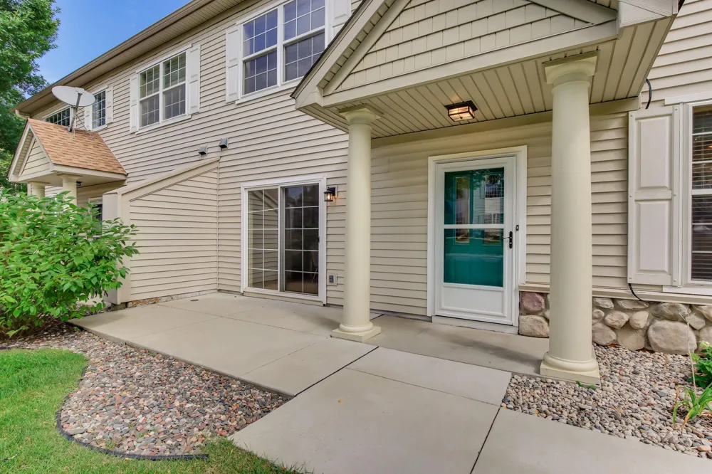 2036 Chicory Way Chanhassen, MN 55317