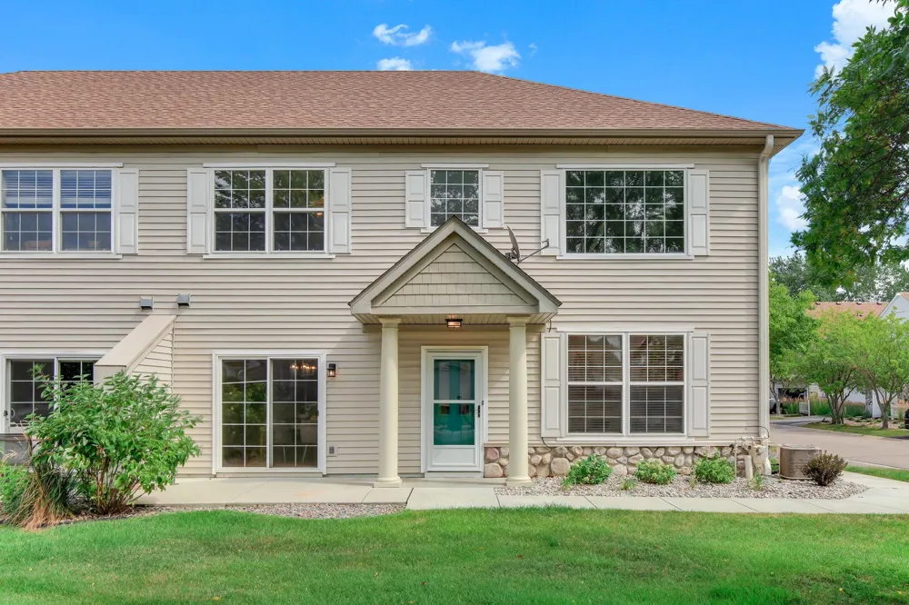 2036 Chicory Way Chanhassen, MN 55317