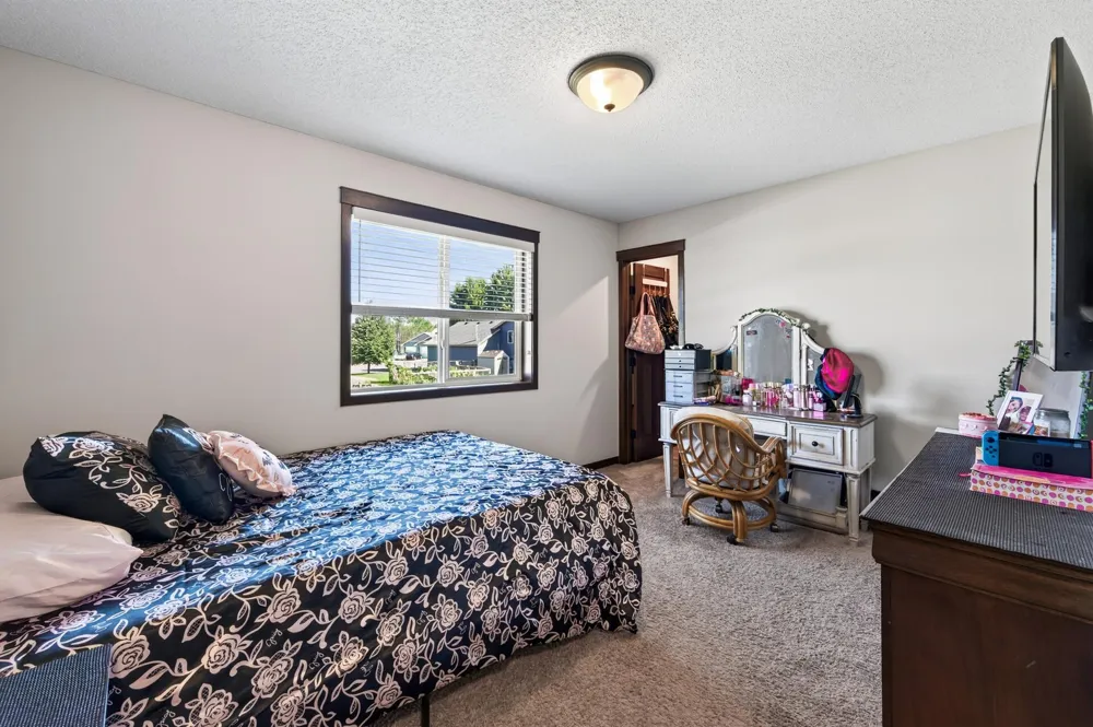 26213 24th Street W Zimmerman, MN 55398