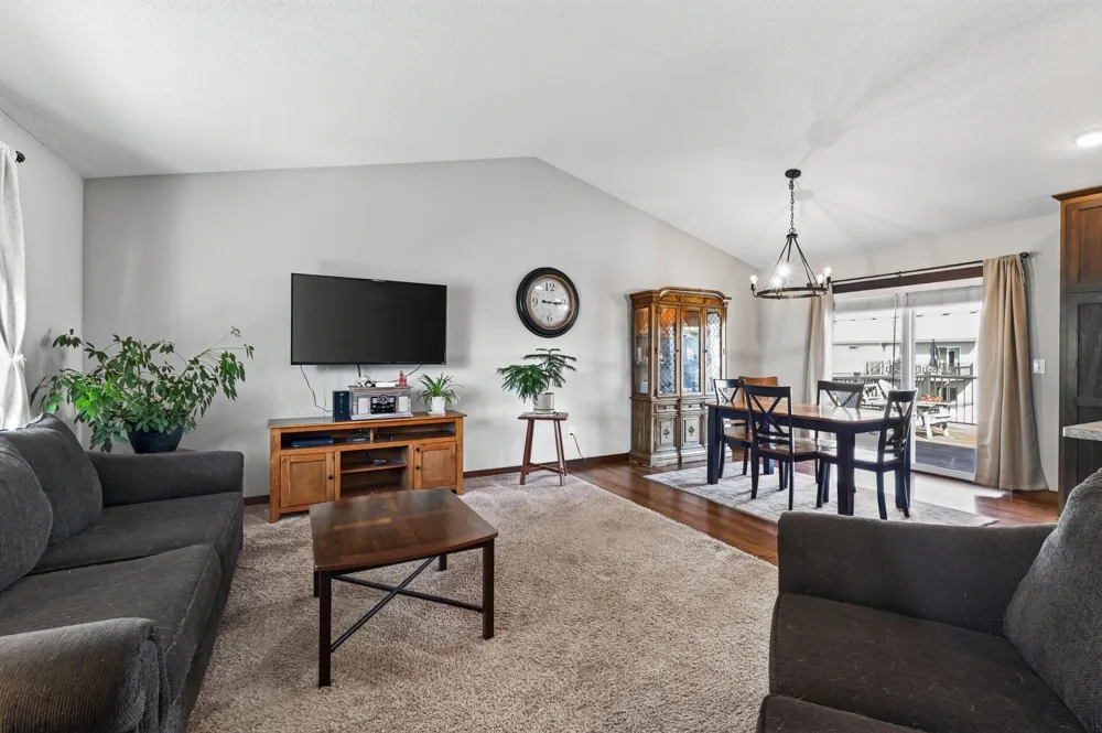 26213 24th Street W Zimmerman, MN 55398