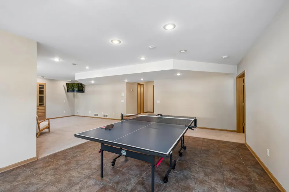2078 Royale Drive Eagan, MN 55122