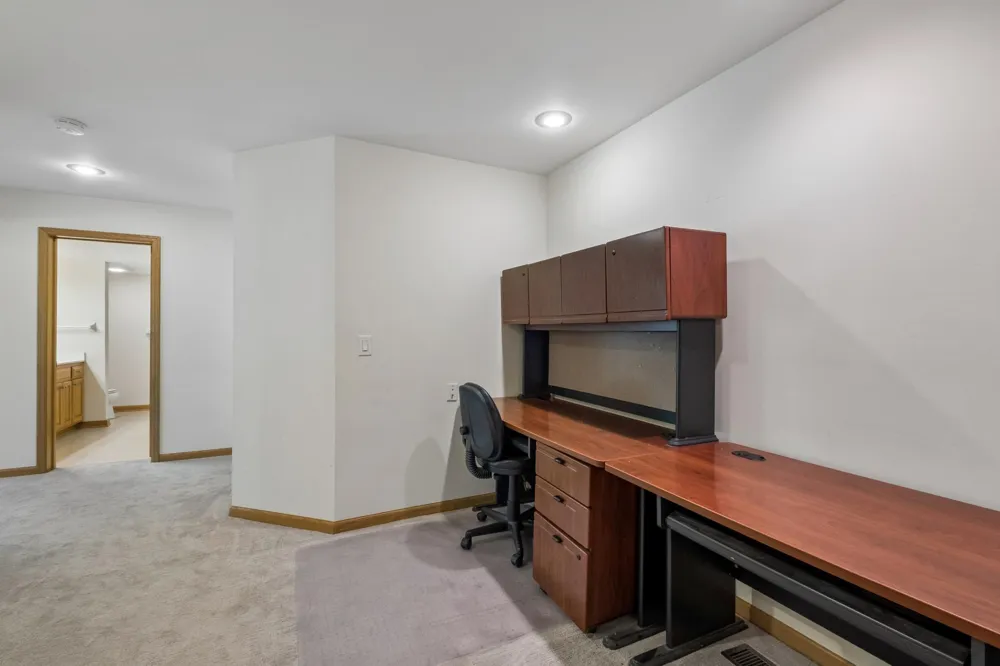 2078 Royale Drive Eagan, MN 55122