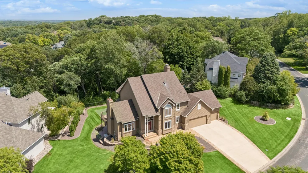 2078 Royale Drive Eagan, MN 55122