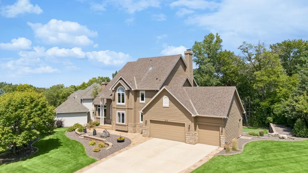 2078 Royale Drive Eagan, MN 55122
