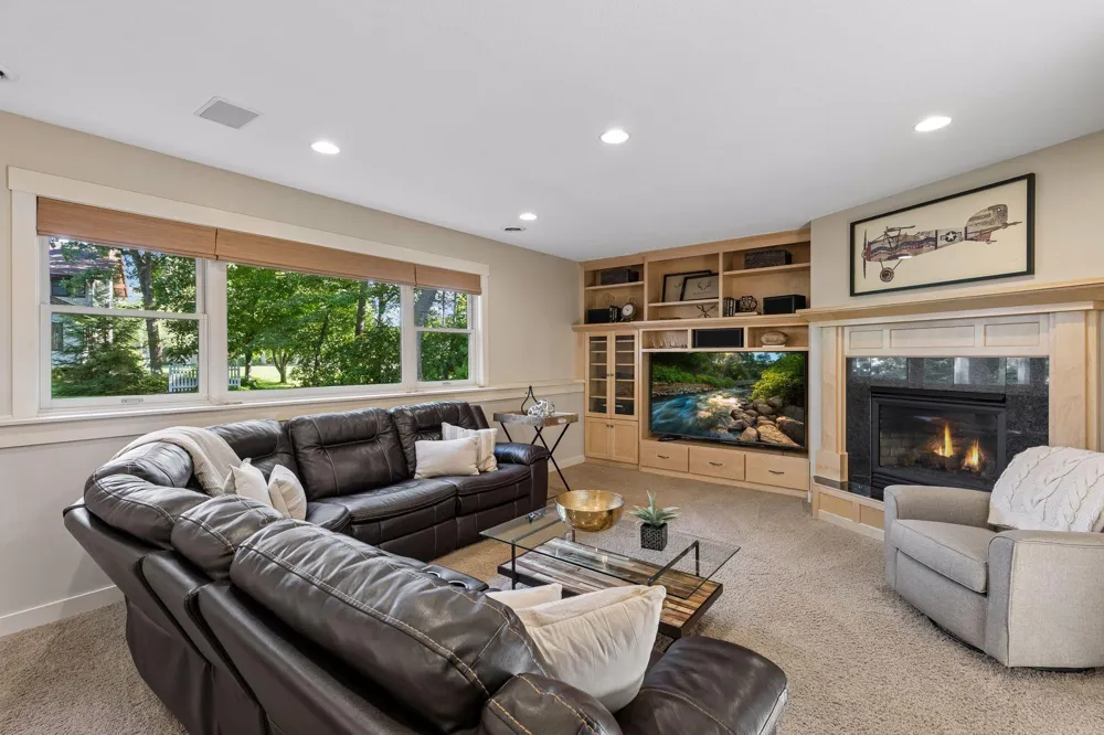 17866 179th Trail W Lakeville, MN 55044