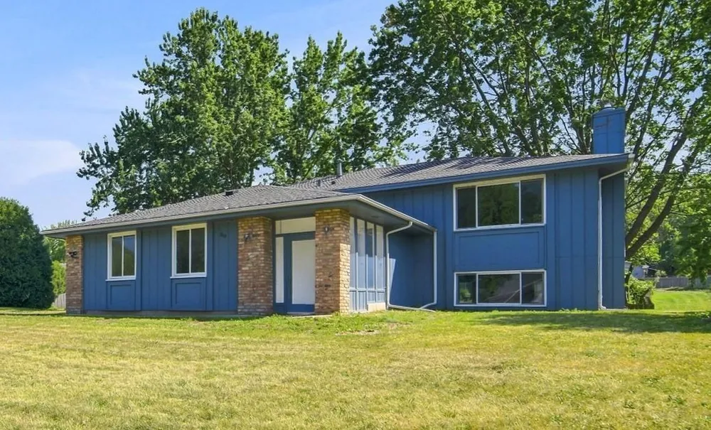 360 Brooks Avenue W Roseville, MN 55113