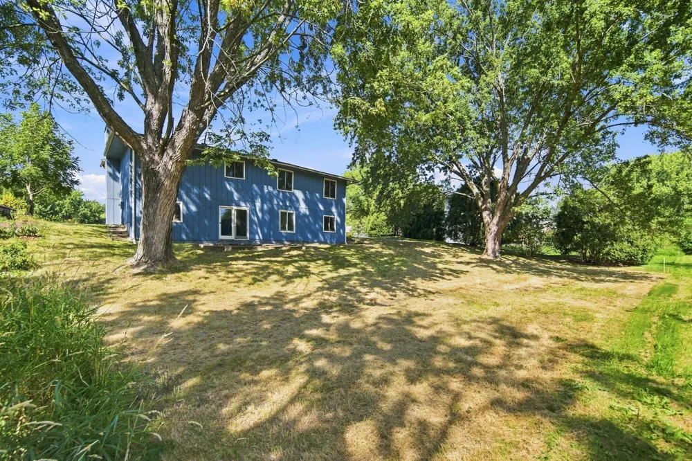 360 Brooks Avenue W Roseville, MN 55113