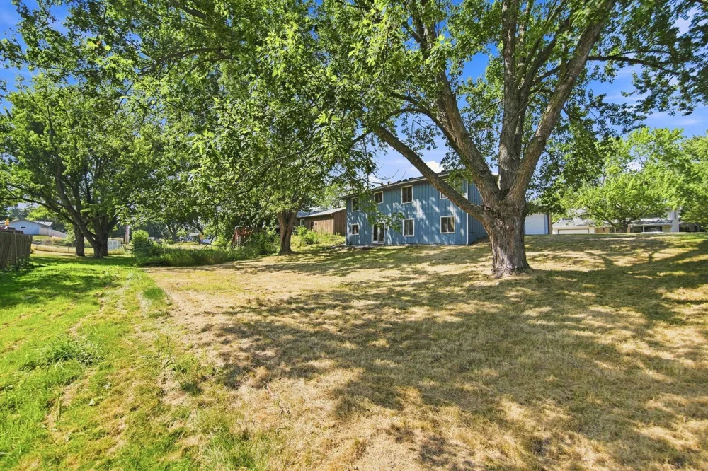360 Brooks Avenue W Roseville, MN 55113